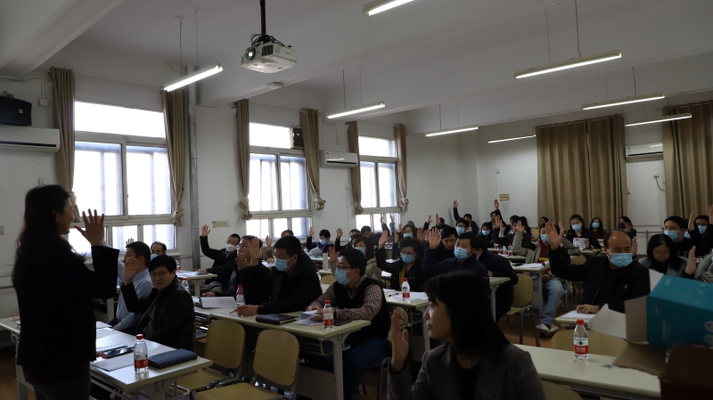 亚洲博彩网站第五届教职工代表大会第六次会议顺利召开-3.jpg